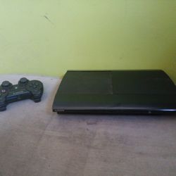 PS3 Super Slim + PS3 Controller