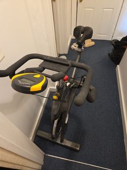 Free working Cyclace stationary bike but has mold on handles