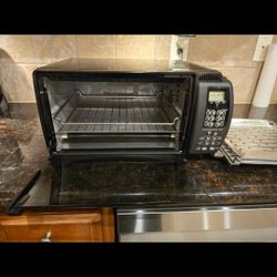 DeLonghi Convection Toaster Oven