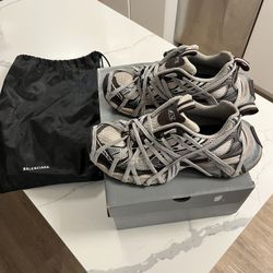 Balenciaga 3XL Extreme Lace Sneaker 'Worn-Out - Brown Grey