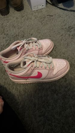 Triple pink dunks size 4.5y