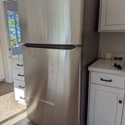 LG Fridge $900
