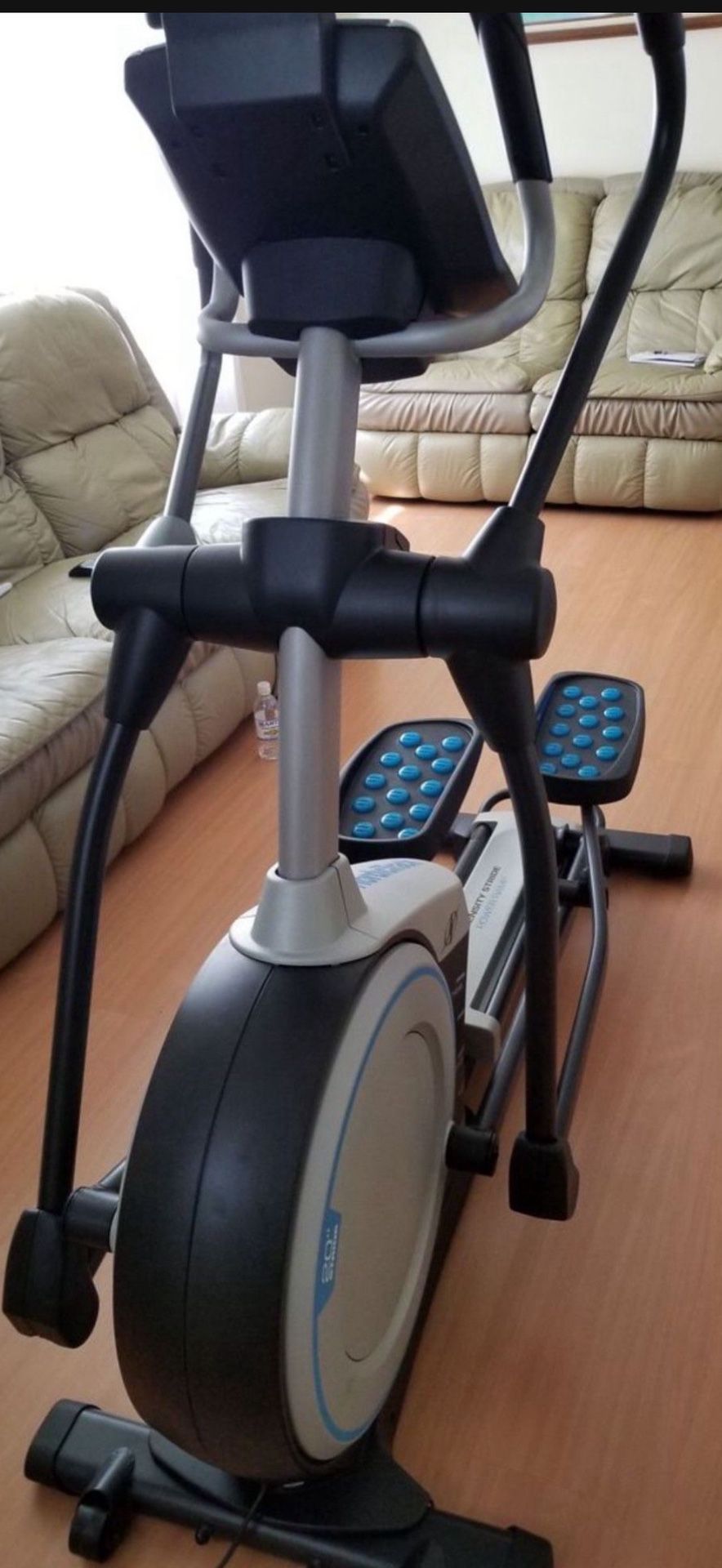 NORDICTRACK E9.0 ELLIPTICAL CROSS TRAINER