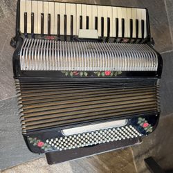 Accordion, 120 Bass