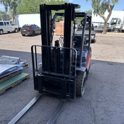 2015 Toyota Forklift 8FGU25  Only 2,747 Hours