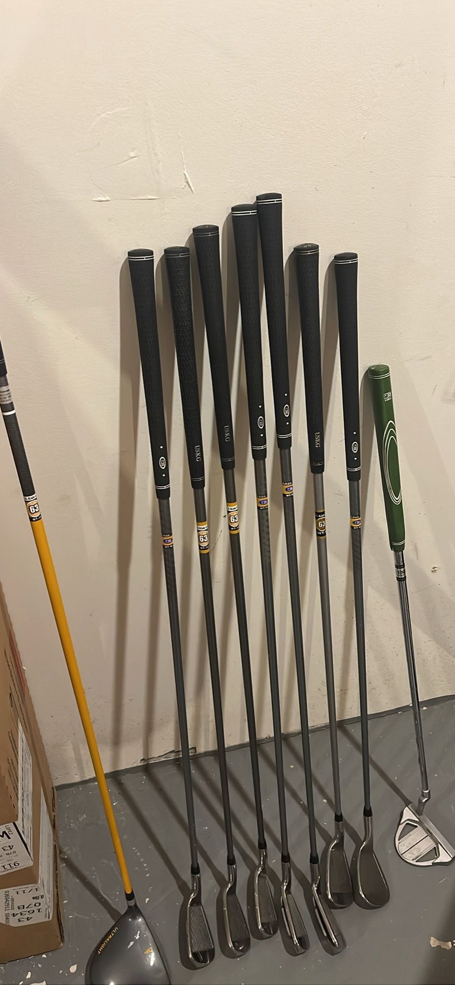 ( YOUR BEST OFFER) US Kids 5-P +driver +wedge+putter