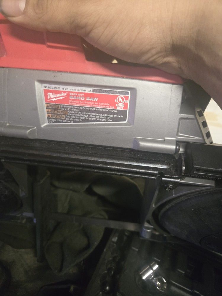 Milwaukee Bandsaw