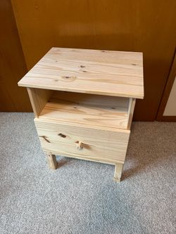 Nightstand. Like New!