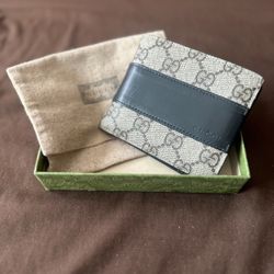 Gucci GG Supreme Wallet