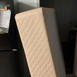  Free Queen Box spring 