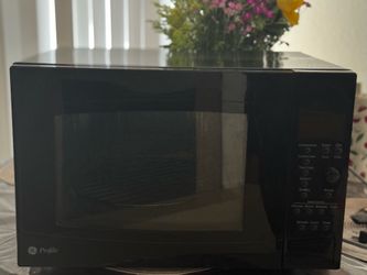 GE Profile microwave/convection countertop oven