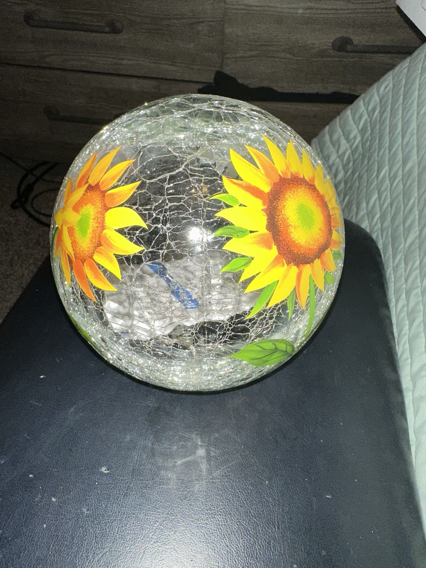Solar Charged LED Crackle Globe