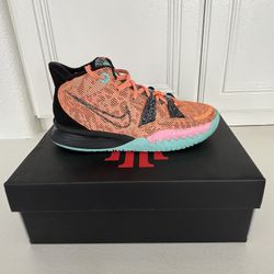 Kyrie 4 For The Future Size: 4Y