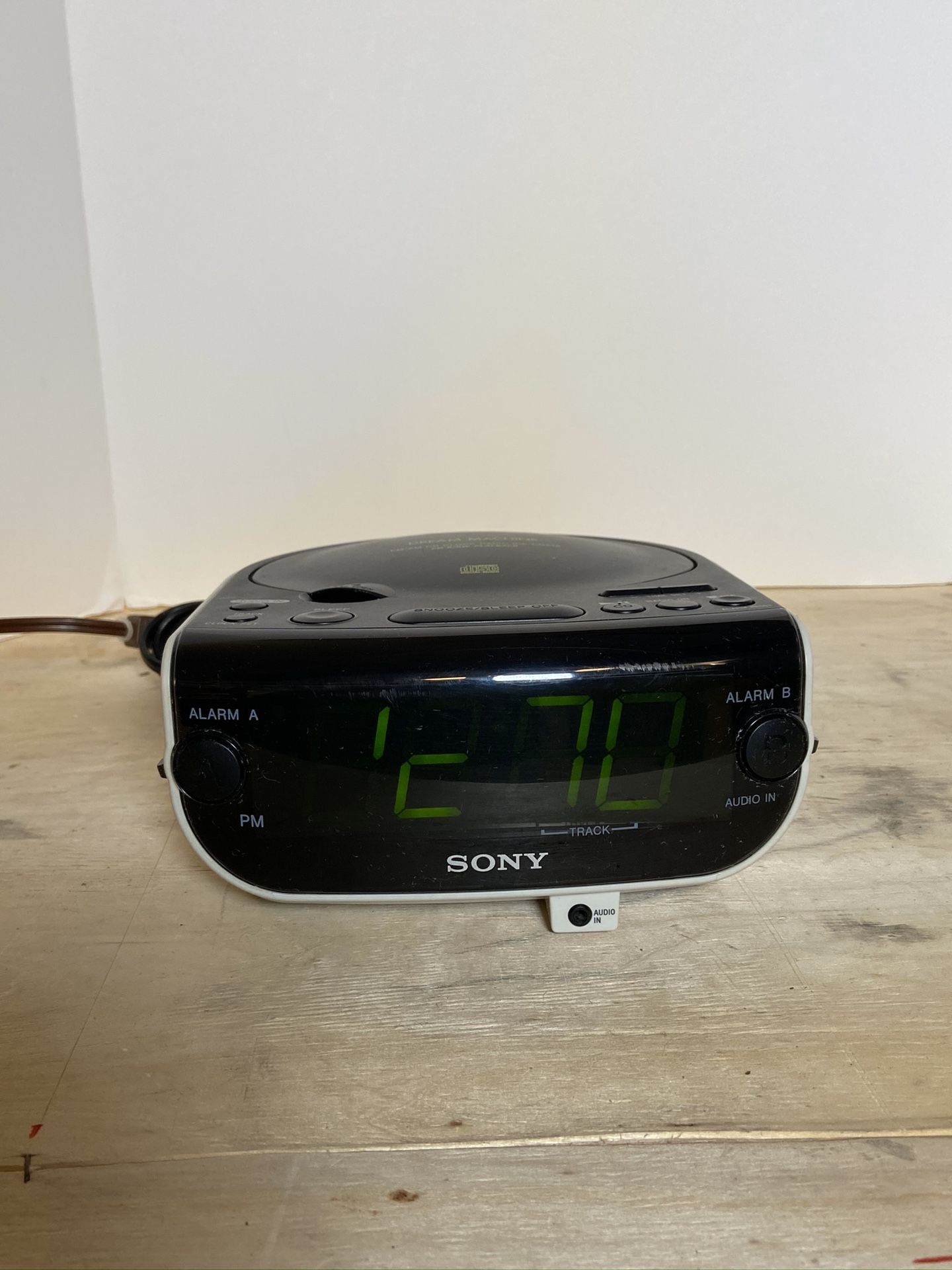 Sony CD Clock Dream Machine ICFCD815 AM FM Radio Dual Alarm AUX Input