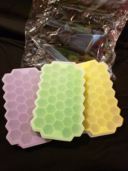 🔥 DIABLA'z - NEW UNUSED - BRAND NEW - Honeycomb Flexible Silicone Ice Cube Trays with Lids