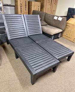 Outdoor chaise lounge
