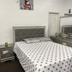 4 Pc Queen Bed With Mattress 