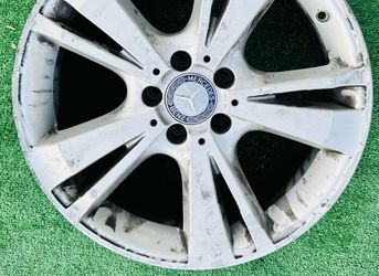 4 mercedes-Benz Rims size 17 no cracks good condition