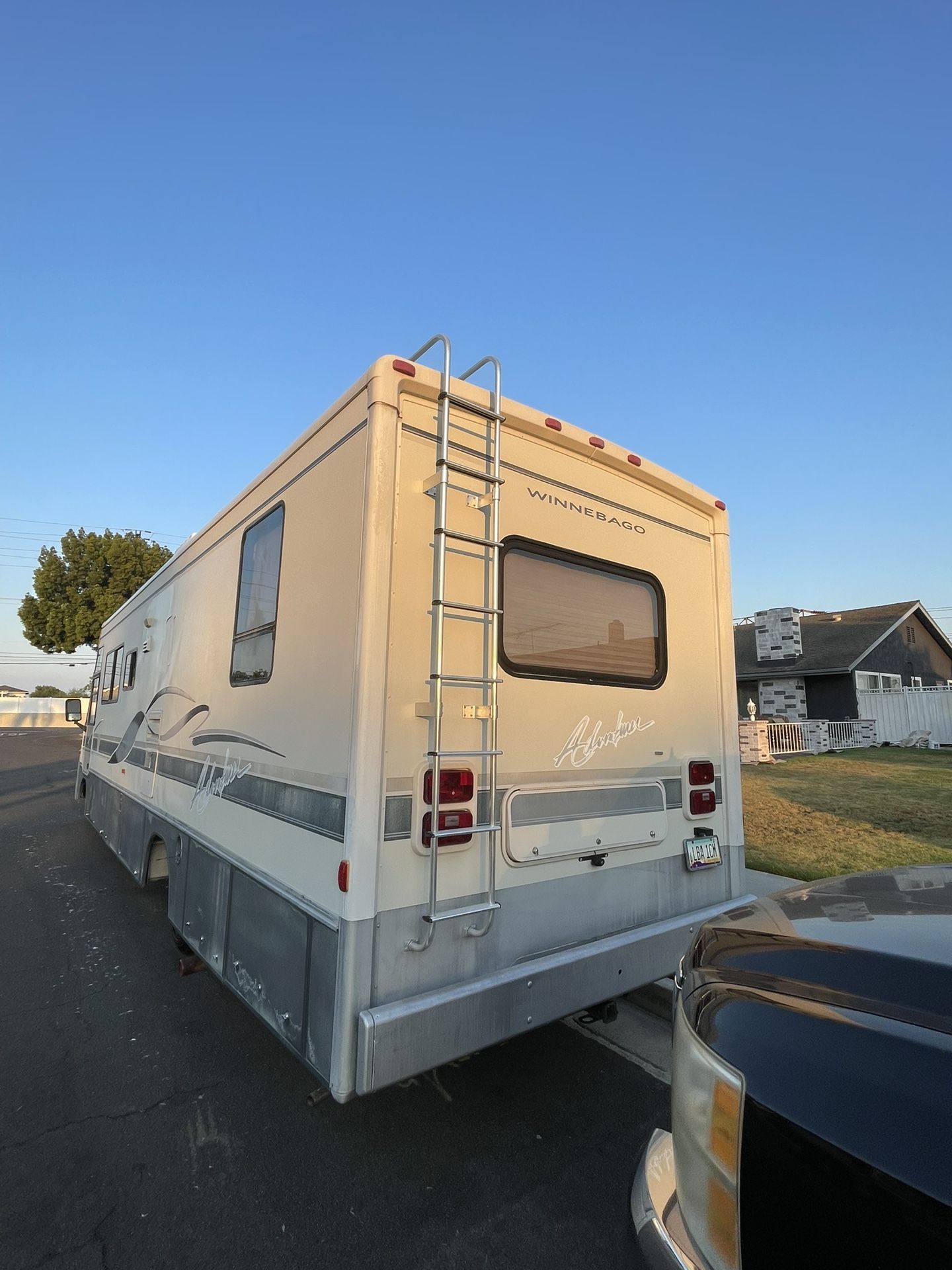 1996/1995 Winnebago Adventure