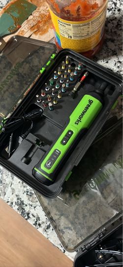 Greenworks Electric Screwdriver Set with Bits
