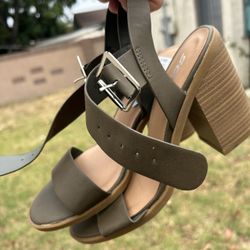 New Steve Madden Heels Green Wedge 8.5