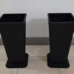 *** REDUCED *** PAIR of 24" Black Square Resin Planters @ Lasting Creations