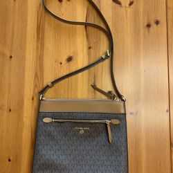 Michael Kors Leather Crossbody Handbag!