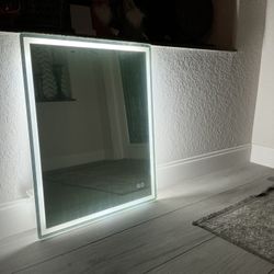 Bathroom Led  Mirror With Dimmable Function &  Anti-defrost Function   New Never Used