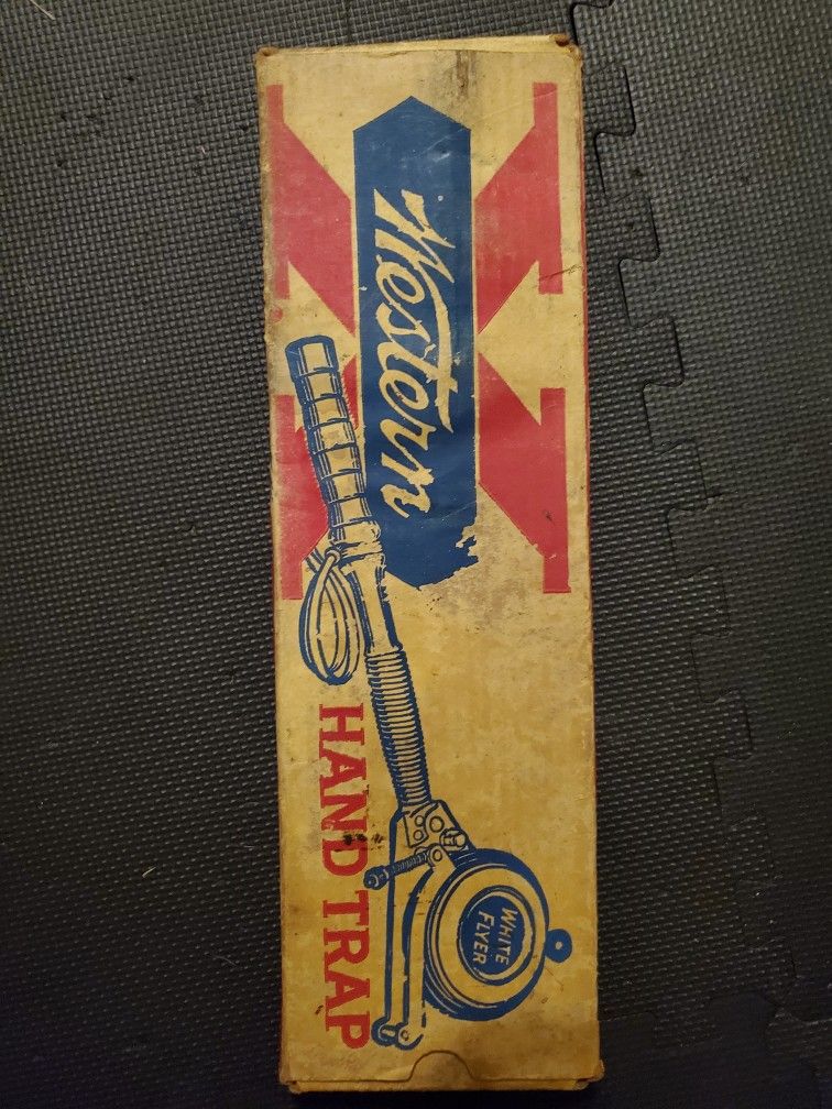 Vintage Western brand skeet hand thrower 