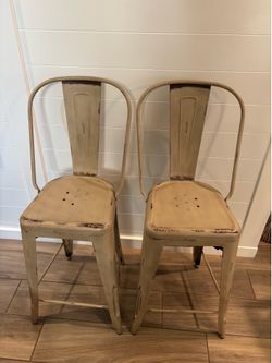 Set of 2 tall bar chairs