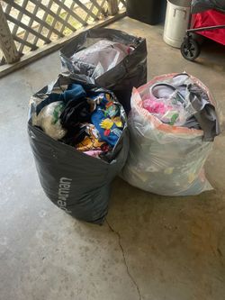 Clothes for women/130 pieces $65 for everything