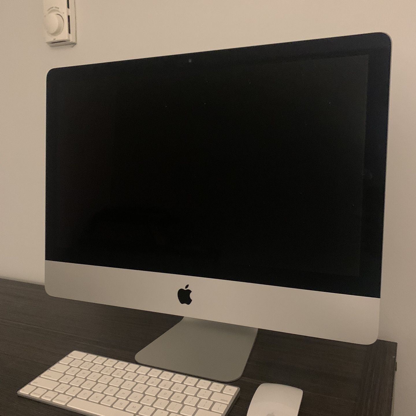 iMac with Magic Keyboard, Mouse