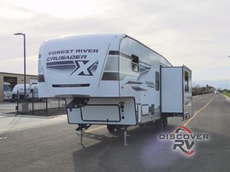 2025 Crusader 270Bhx