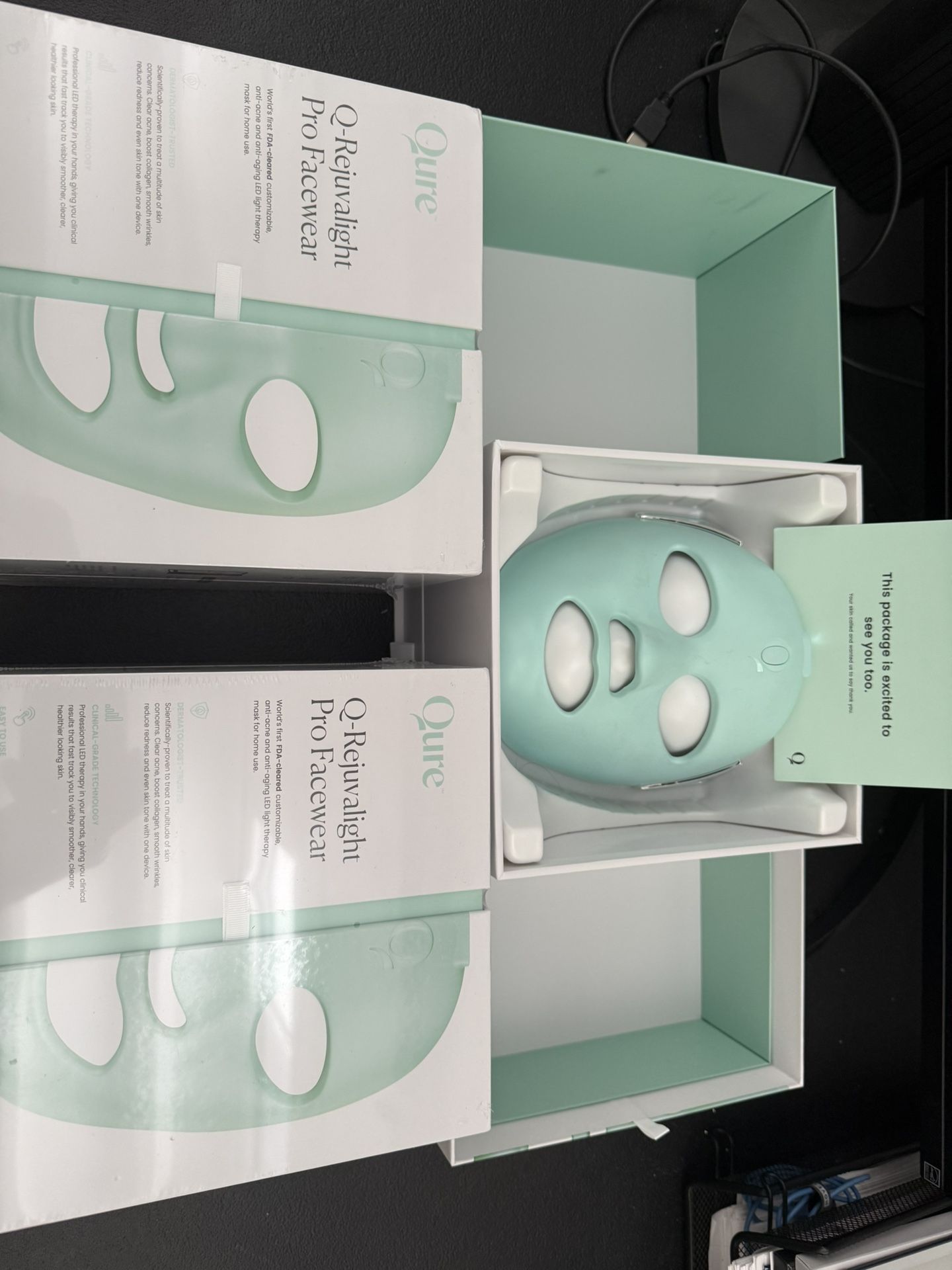 Qure Face Mask - Red Light Therapy