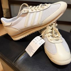 Adidas Women’s Shoes Sizes 9 And 10