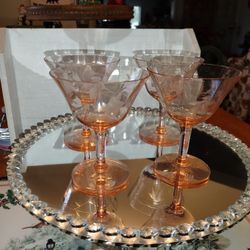 Set Of 4, Pink Depression Glasses, Cocktail 🍸, Mint Condition.