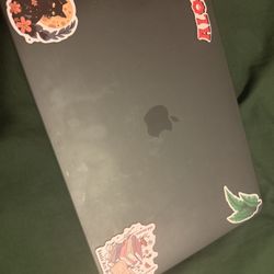 MacBook Air 13.3-inch M1 Chip + Green Case Included