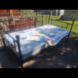 Twin Size Bed With Clean Like New Mattress N Bed Trundle Underneath 