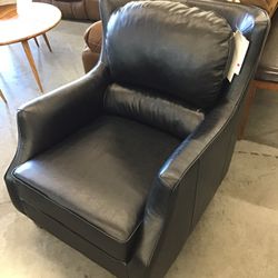 BLACK OR CHERRY RED LEATHER CHAIR