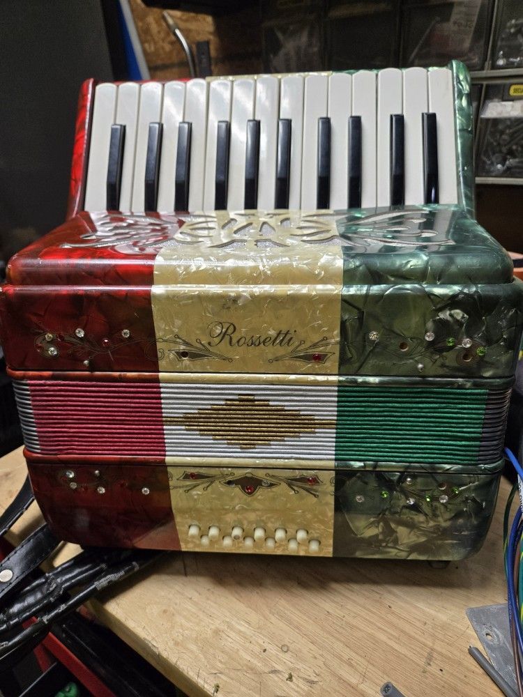 ROSSETTI ACCORDION