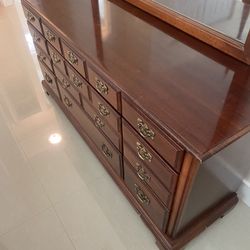 Bedroom Set For Sale Bed & Mattress Dresser Mirror Chest 2 Nightstands