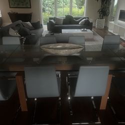 Selling Table Set With 8 Chairs - Calligaris Brand 