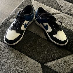 Nike boy shoes 2.5Y