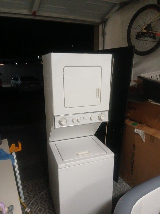 GE Stackable Washer/dryer
