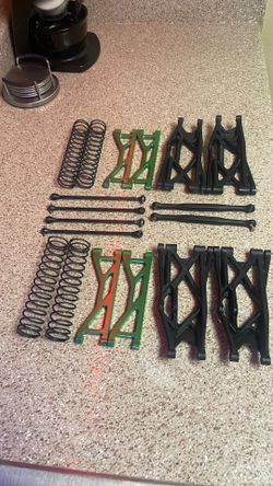 Traxxas XRT/X Maxx suspension parts.