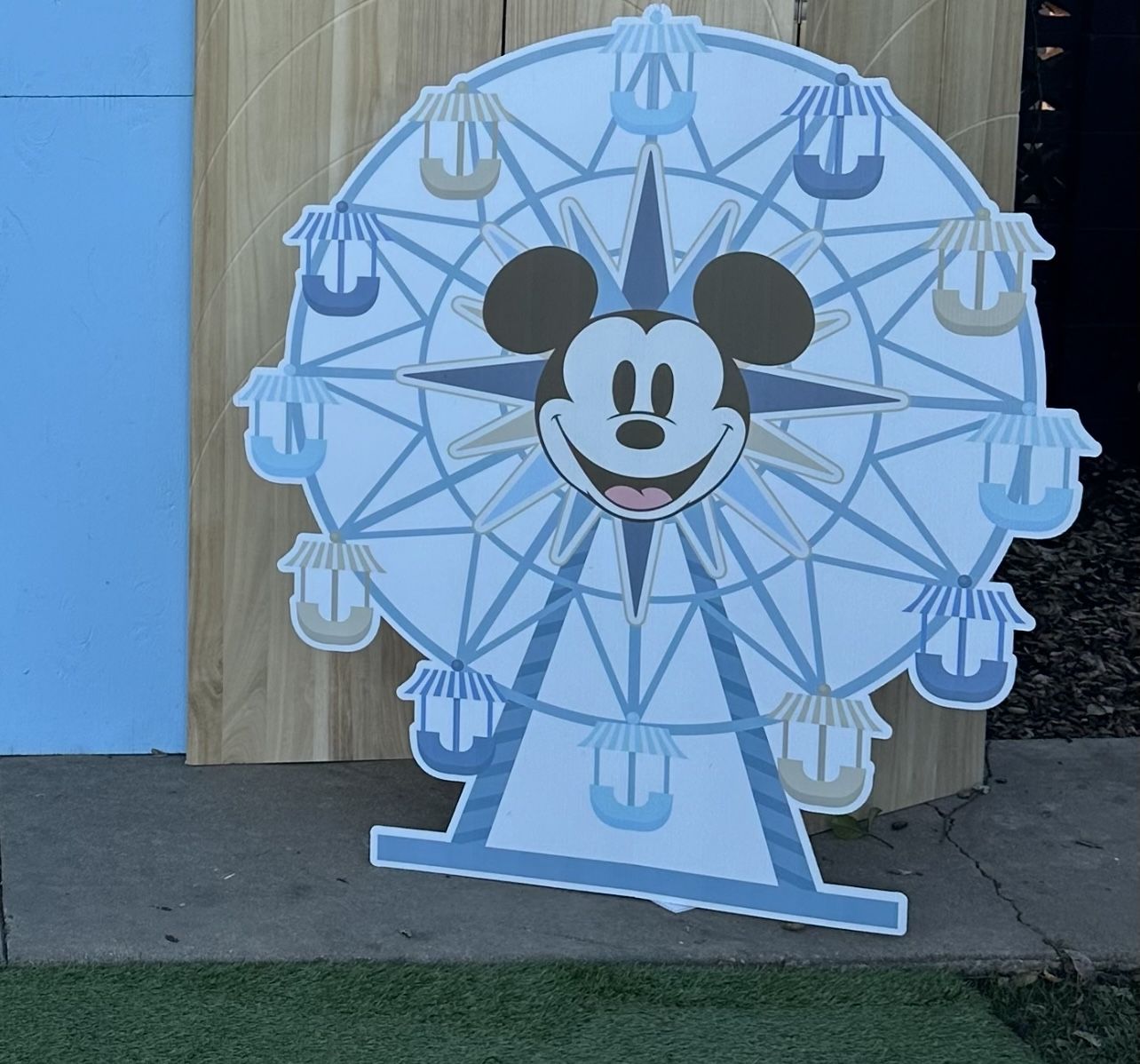 Mickey Mouse Ferris Wheel