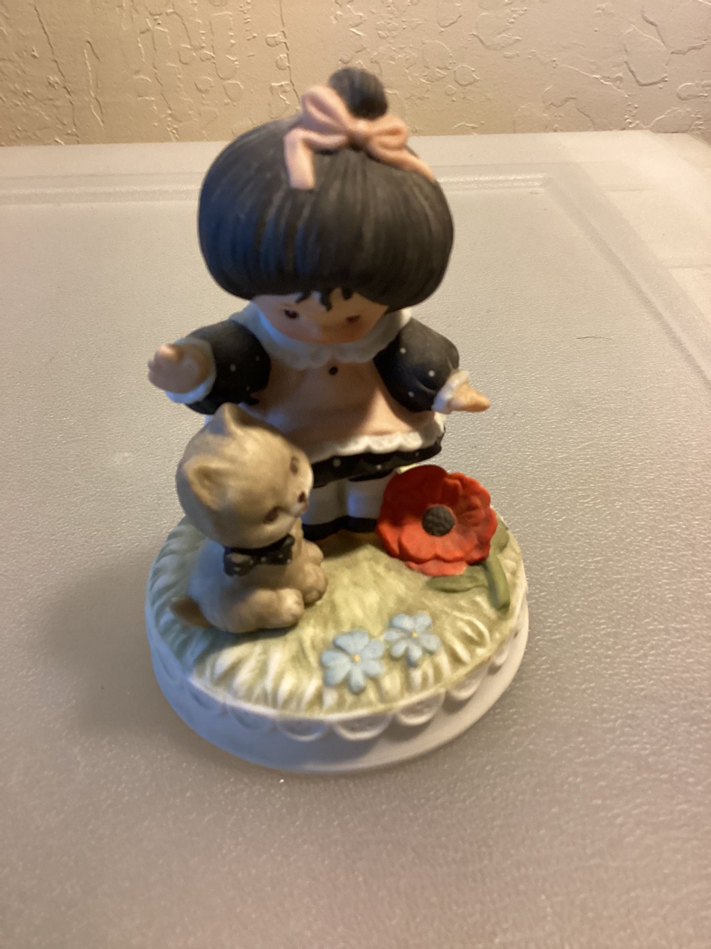 Enesco 1983 The Poppy Seed Collection BARBI SARGENT with CAT Figurine