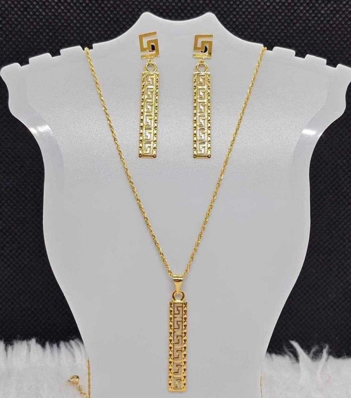 18k Necklace/Earring set