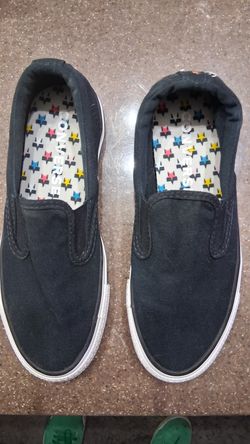 Woman's size 5 Converse