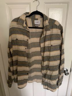 Men’s large shirt like new